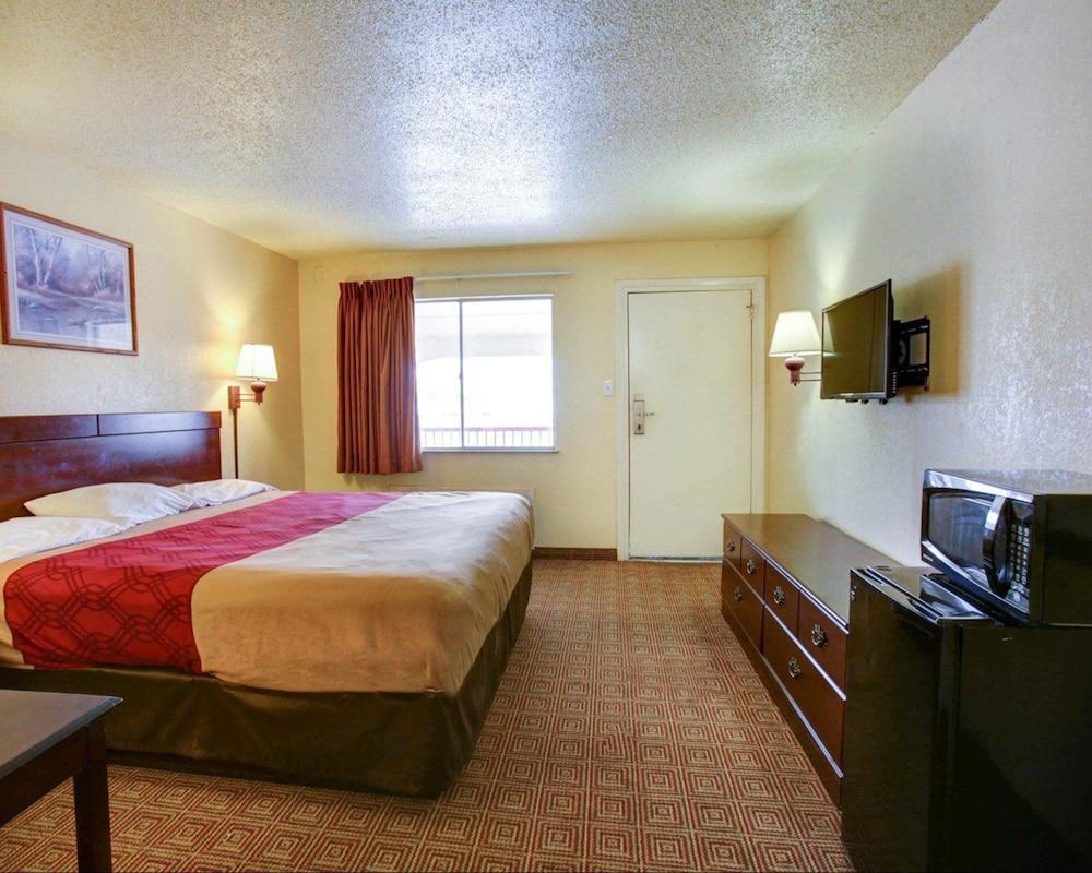 Econo Lodge San Marcos University Area Экстерьер фото