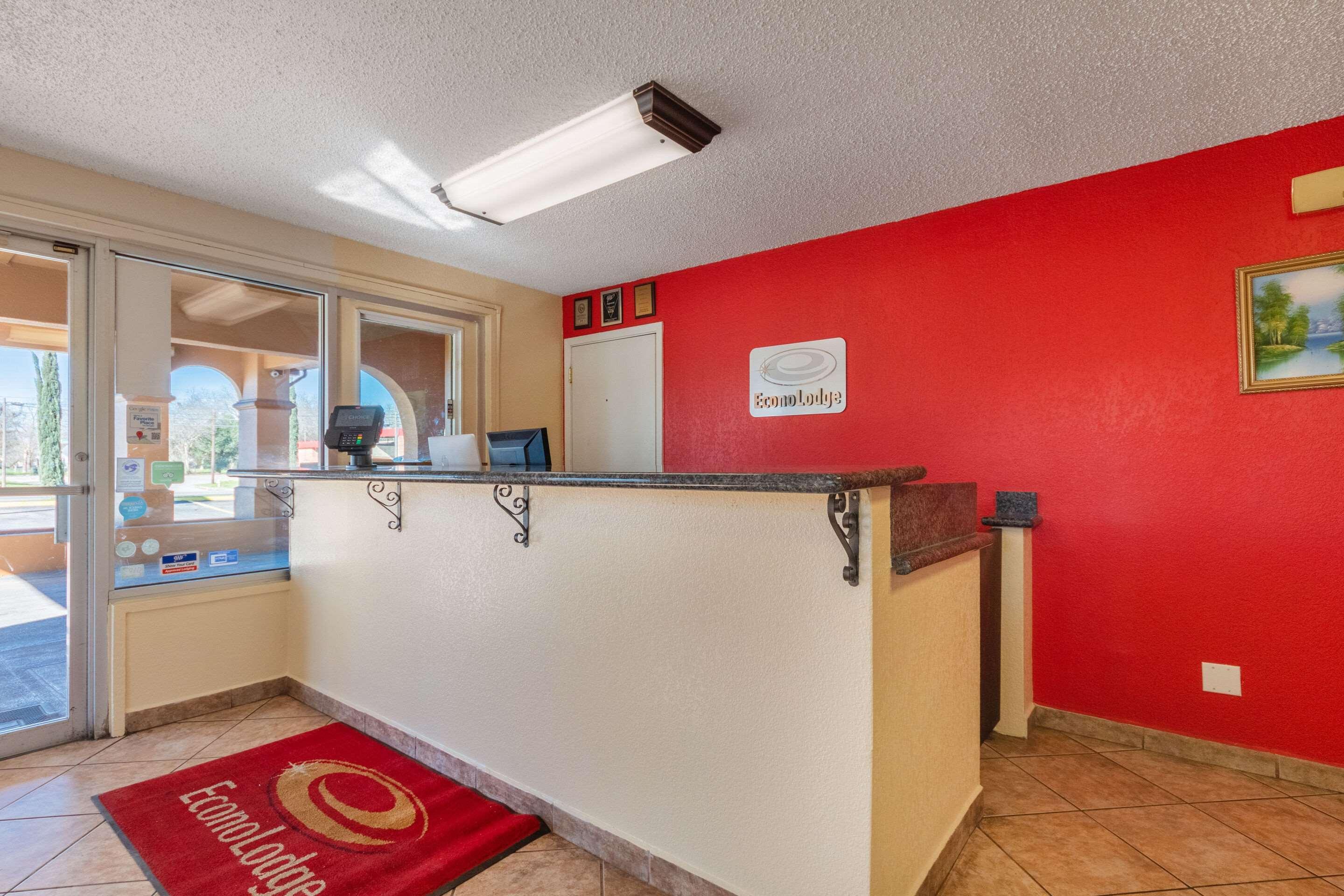 Econo Lodge San Marcos University Area Экстерьер фото