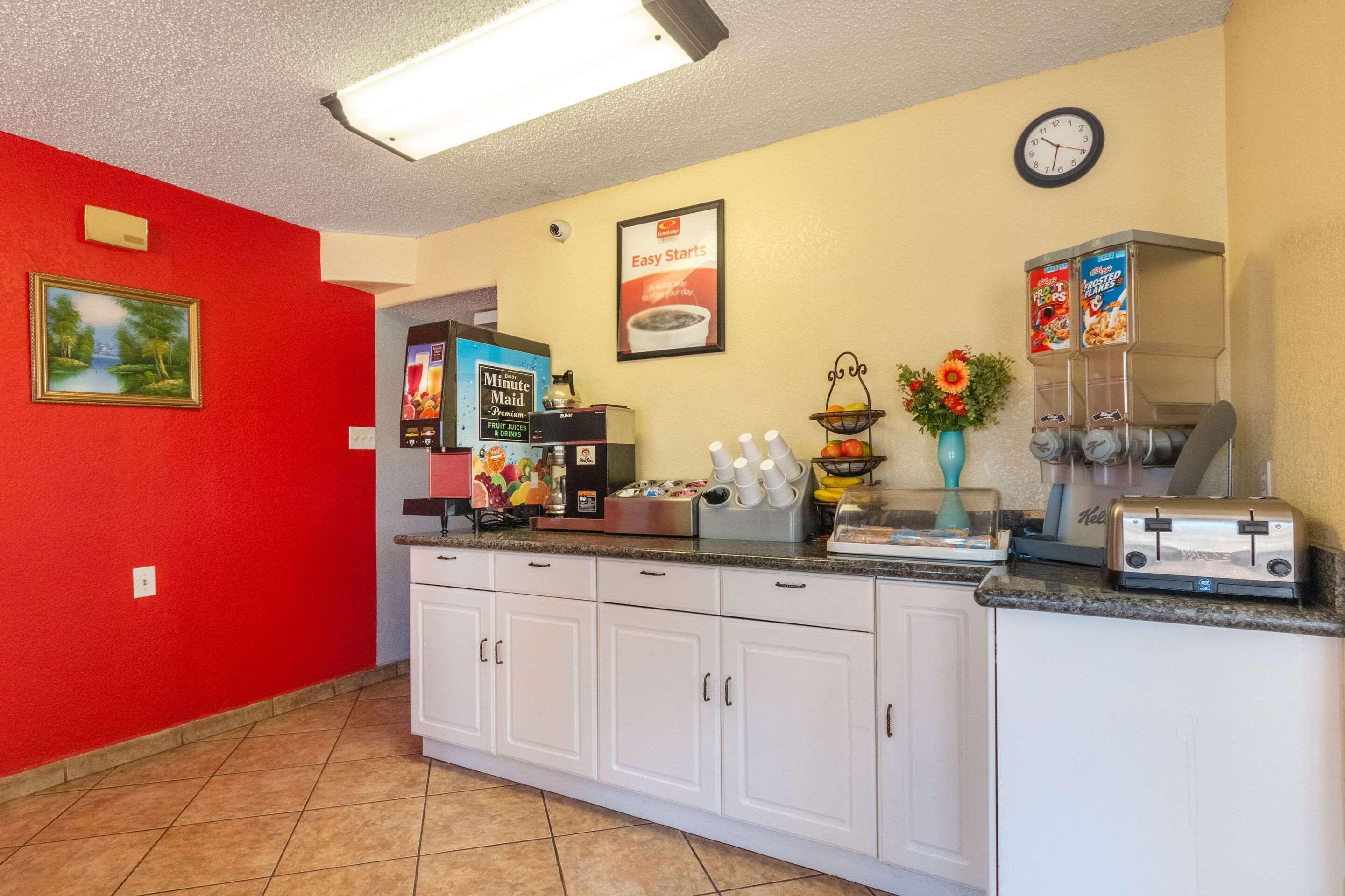Econo Lodge San Marcos University Area Экстерьер фото