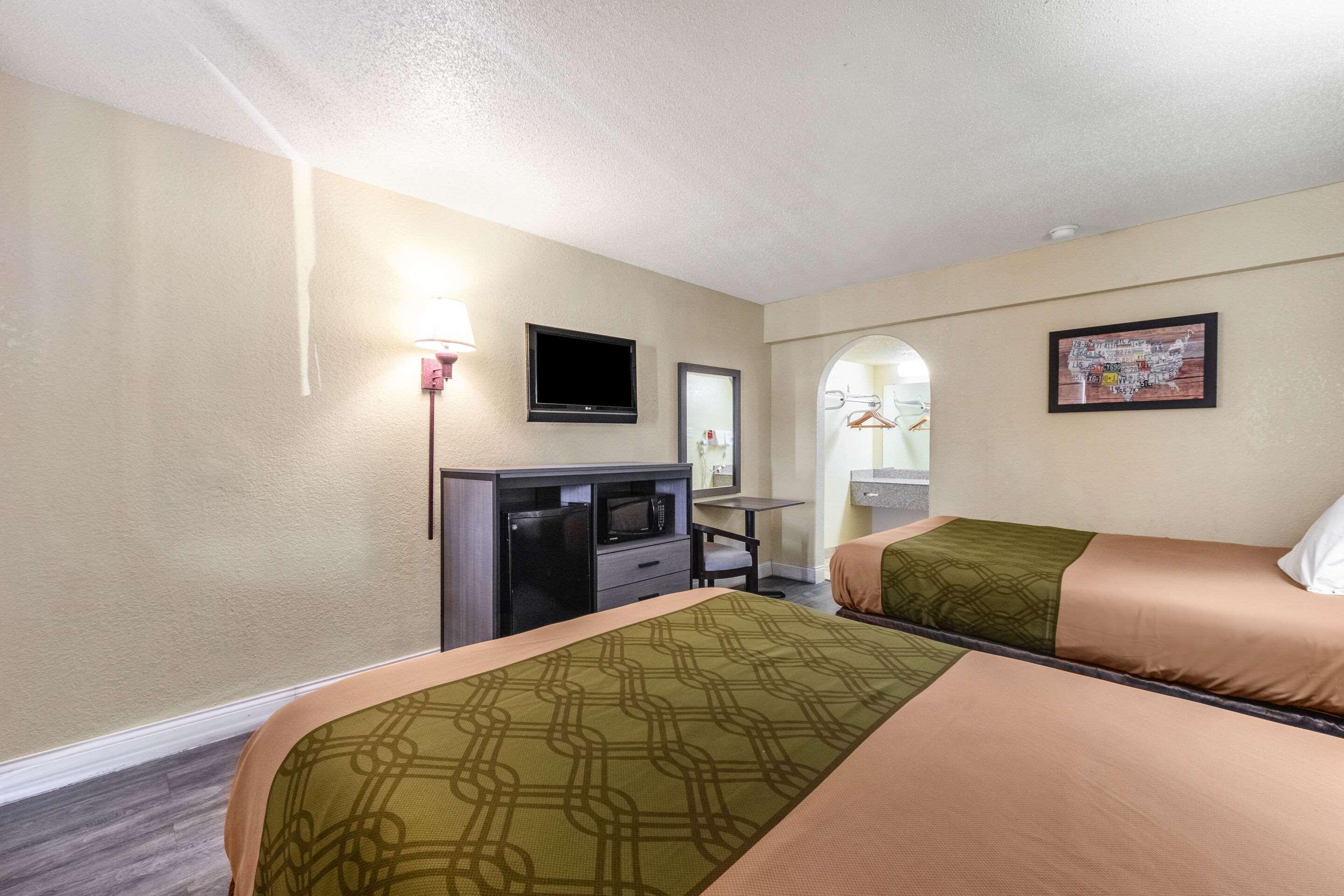 Econo Lodge San Marcos University Area Экстерьер фото
