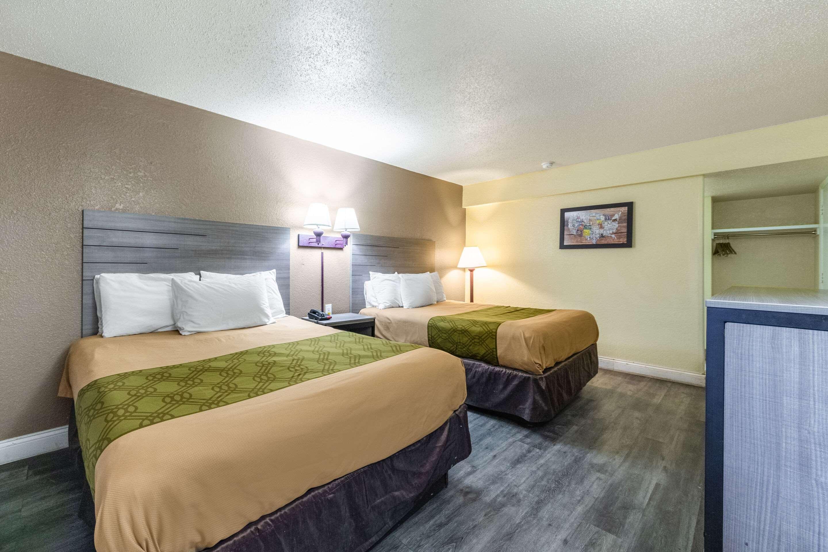 Econo Lodge San Marcos University Area Экстерьер фото