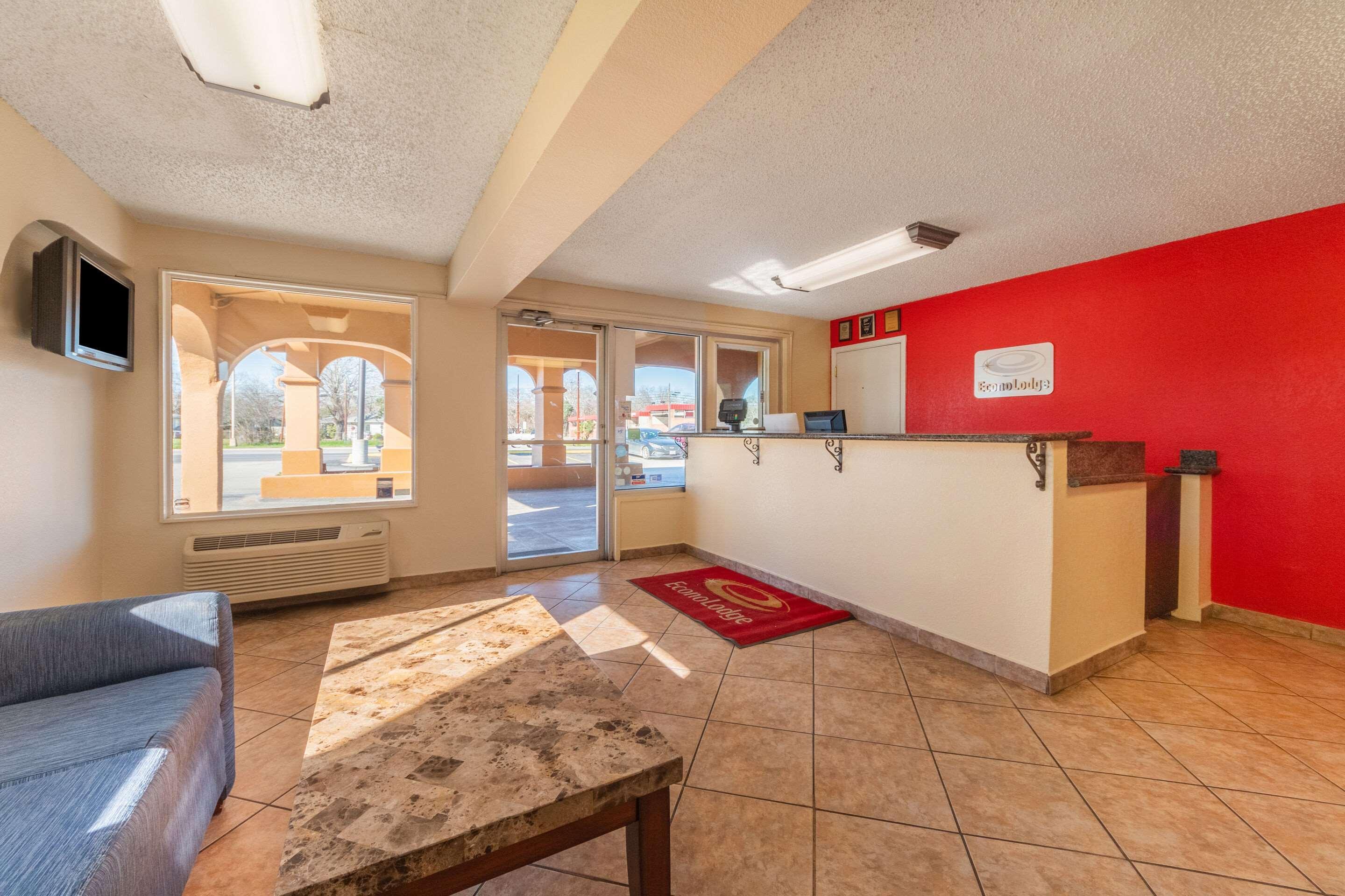 Econo Lodge San Marcos University Area Экстерьер фото